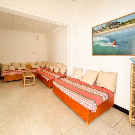 Bed and Breakfast Lucky'S Surf Camp Велигама Экстерьер фото